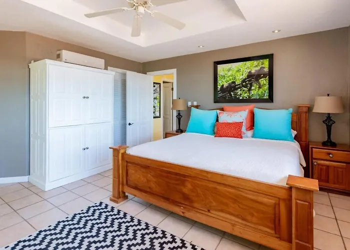Stunning With Brand-new And Oceanview Terrace With Private Swimming Pool & Hot Tub Сasa de vacaciones *