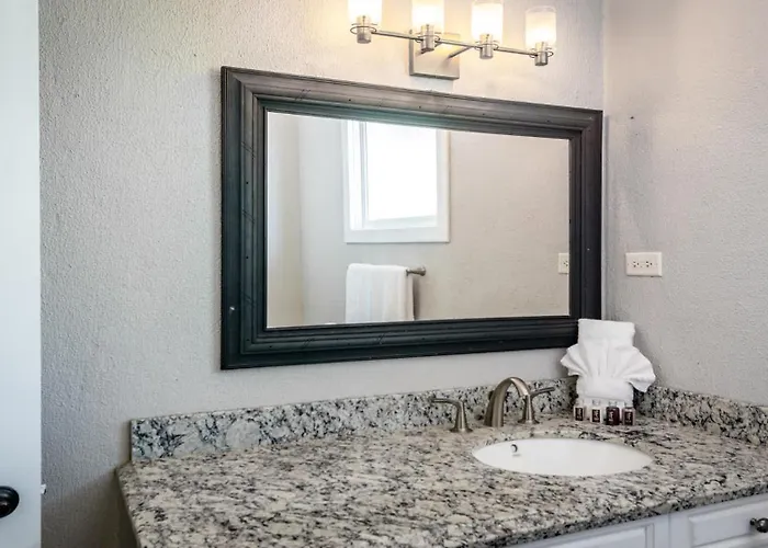 Stunning With Brand-new And Oceanview Terrace With Private Swimming Pool & Hot Tub *